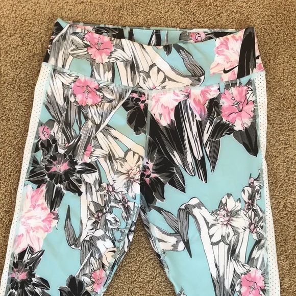 NWT! Nike full length athletic tights with mesh - Picture 2 of 6